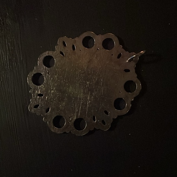 Peculiar Fur Pendant - Picture 2 of 2